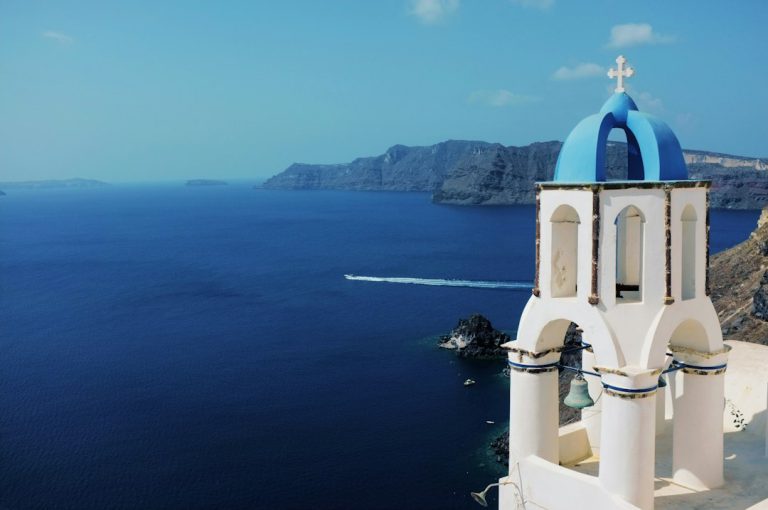 Jak obniżyć koszty wakacji w Grecji – praktyczne wskazówki.